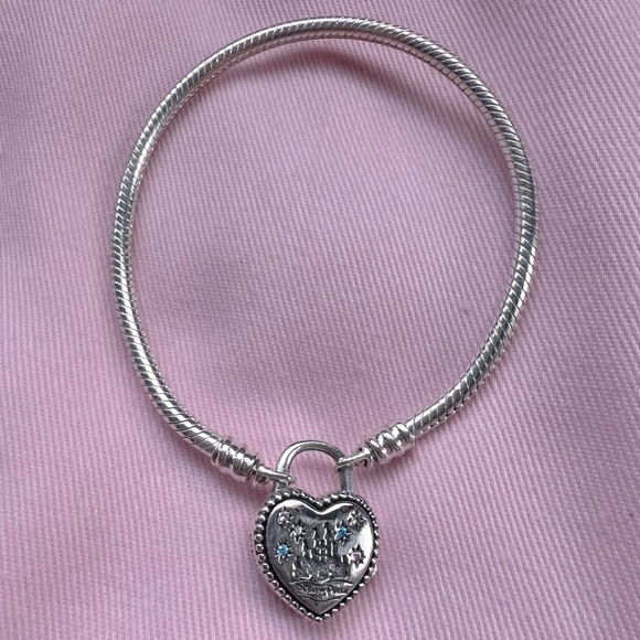 Pandora Fantasyland Castle Locket Clasp Bracelet - Picture 3 of 7